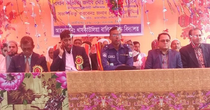 পরীক্ষার্থীদের বিদায়ী উৎসবে সোনালী রোদে কতটুকু ছেয়েছে আকাশ পরীক্ষার্থীদের বিদায়ী উৎসবে সোনালী রোদে কতটুকু ছেয়েছে আকাশ