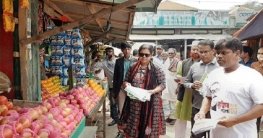 তাড়াশে করোনা প্রতিরোধে লিফলেট বিতরণ তাড়াশে করোনা প্রতিরোধে লিফলেট বিতরণ