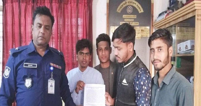 কাজিপুরে মাদক নির্মূলে সহযোগিতা চেয়ে স্মারকলিপি প্রদান কাজিপুরে মাদক নির্মূলে সহযোগিতা চেয়ে স্মারকলিপি প্রদান