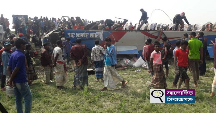 3 killed, at least 10 injured in Sirajganj road crash