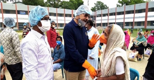 শাহজাদপুরে হত দরিদ্রদের মাঝে খাদ্য সামগ্রী ও নগদ অর্থ বিতরণ