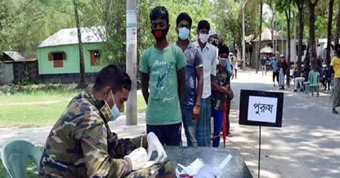 সারাদেশে সেনাবাহিনীর চিকিৎসা ক্যাম্প চলমান সারাদেশে সেনাবাহিনীর চিকিৎসা ক্যাম্প চলমান