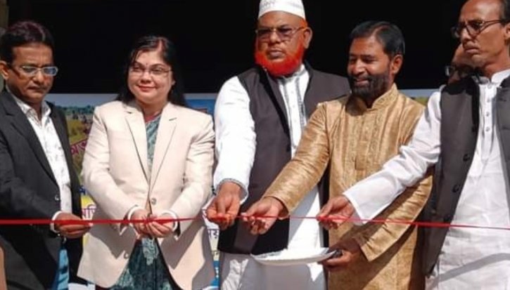 রায়গঞ্জে চান্দাইকোনা খাদ্য গুদামে ধান চাল ক্রয় উদ্বোধন