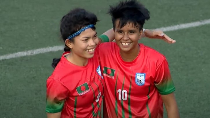 ফুটবল ছাড়তে চেয়েছিলেন জোড়া গোলদাতা তহুরা