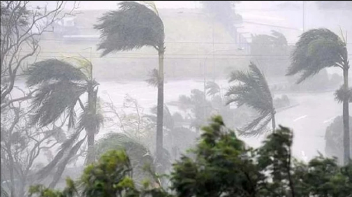 সকালের মধ্যে ৬০ কি.মি বেগে ঝড়-বৃষ্টি হতে পারে যেসব জেলায় সকালের মধ্যে ৬০ কি.মি বেগে ঝড়-বৃষ্টি হতে পারে যেসব জেলায়