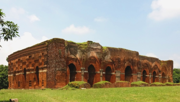 লাঙল চাষ করতে গিয়ে মিললো যে মসজিদের খোঁজ