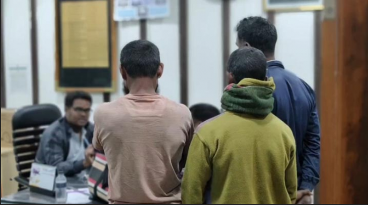 সিরাজগঞ্জে অবৈধভাবে বালু উত্তোলনে জরিমানা ভ্রাম্যমাণ আদালতের