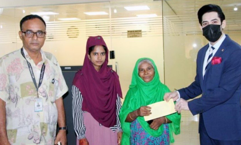 সিরাজগঞ্জে এনডিপি’র আলোকিত গ্রাম কর্মসূচীর উদ্যোগে আর্থিক সহায়তা প্রদান সিরাজগঞ্জে এনডিপি’র আলোকিত গ্রাম কর্মসূচীর উদ্যোগে আর্থিক সহায়তা প্রদান