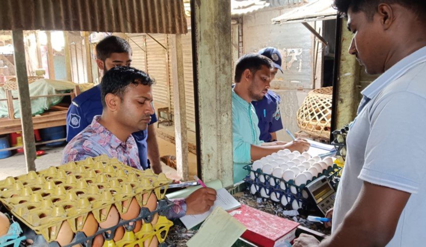 সিরাজগঞ্জে ভোক্তা অধিকারের অভিযানে ৬ প্রতিষ্ঠানকে জরিমানা