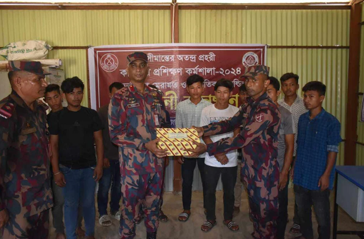 দুর্গম পার্বত্য সীমান্তবর্তী বেকার যুবকদের কারিগরি প্রশিক্ষণ দিল বিজিবি