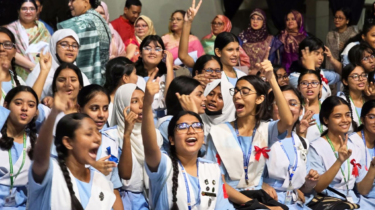 এইচএসসি ও সমমানের ফল প্রকাশ, পাসের হার ৫৮.৮৩ শতাংশ এইচএসসি ও সমমানের ফল প্রকাশ, পাসের হার ৫৮.৮৩ শতাংশ