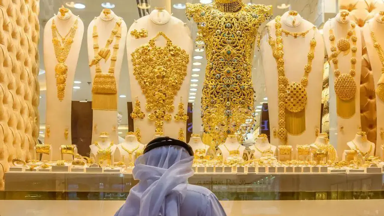 বিশ্ববাজারে লাফিয়ে কমছে স্বর্ণের দাম, জানা গেল কারণ বিশ্ববাজারে লাফিয়ে কমছে স্বর্ণের দাম, জানা গেল কারণ