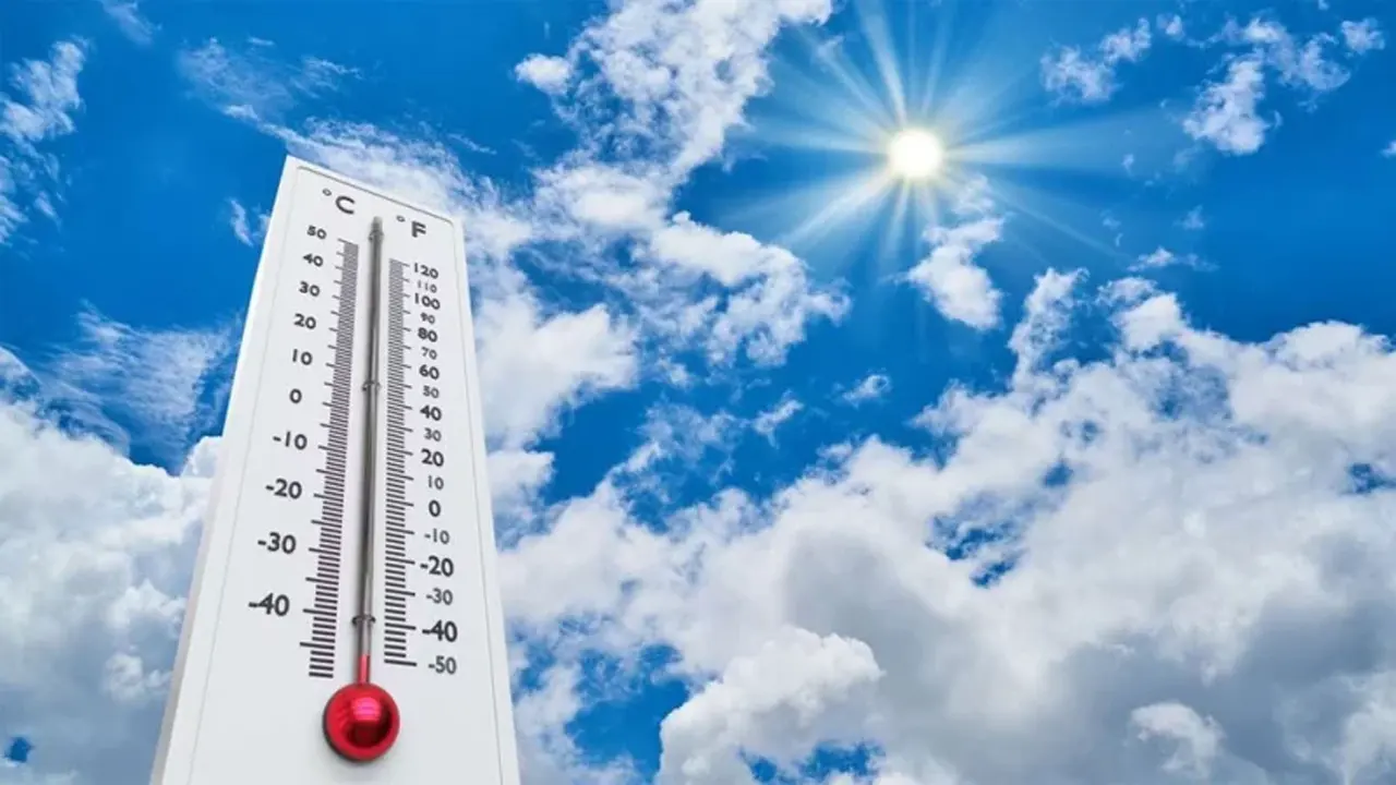 মেঘলা থাকবে ঢাকার আকাশ, কমবে তাপমাত্রা মেঘলা থাকবে ঢাকার আকাশ, কমবে তাপমাত্রা