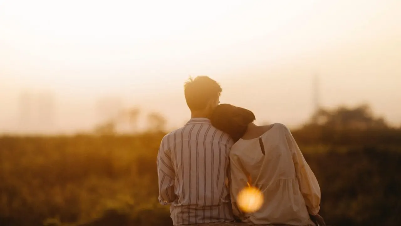 যে ১০ আচরণ ভালো ও সুন্দর সম্পর্কের ইঙ্গিত দেয় যে ১০ আচরণ ভালো ও সুন্দর সম্পর্কের ইঙ্গিত দেয়