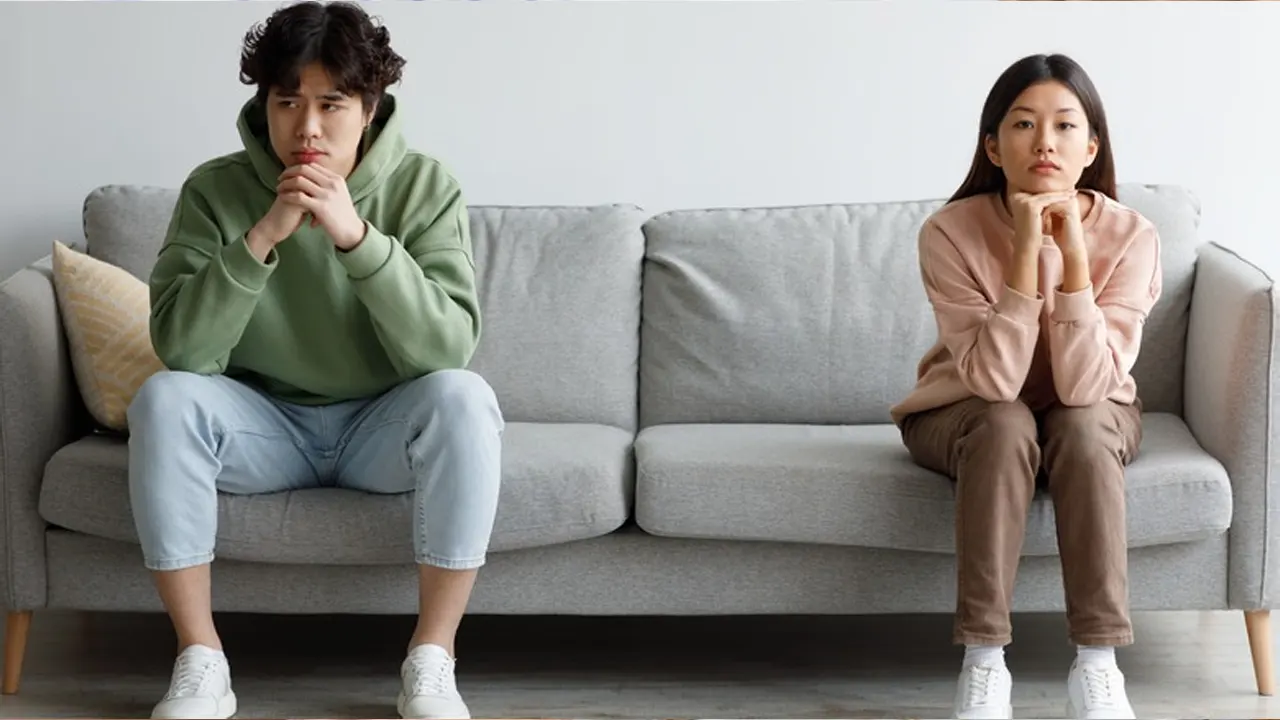 কখন বুঝবেন সম্পর্ক থেকে সরে আসা জরুরি