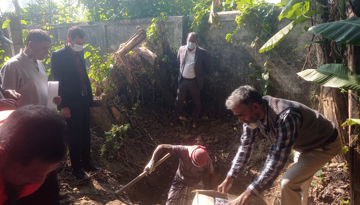 কাজিপুরে ১ হাজার ৯৯০ প্যাকেট নিষিদ্ধ ফুরাডান ধ্বংস কাজিপুরে ১ হাজার ৯৯০ প্যাকেট নিষিদ্ধ ফুরাডান ধ্বংস