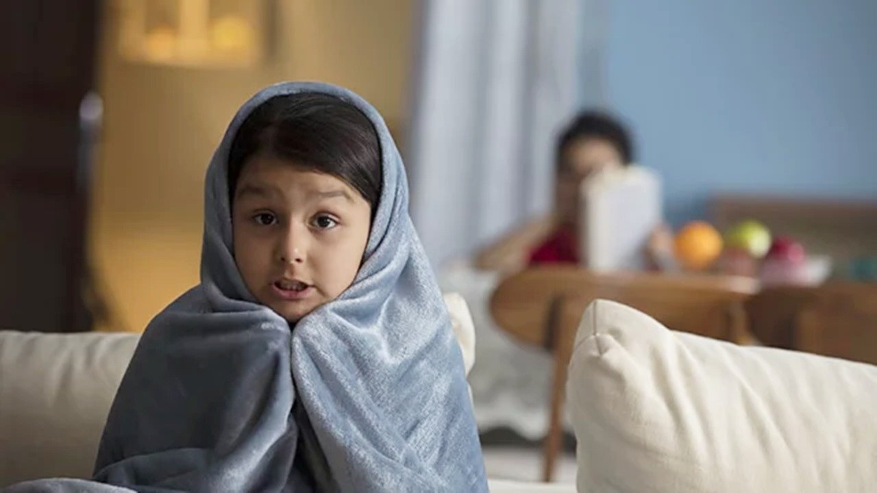 শীতকালে এই ৫টি ভুল আপনার শিশুর জন্য হতে পারে ‘বিষ’ শীতকালে এই ৫টি ভুল আপনার শিশুর জন্য হতে পারে ‘বিষ’