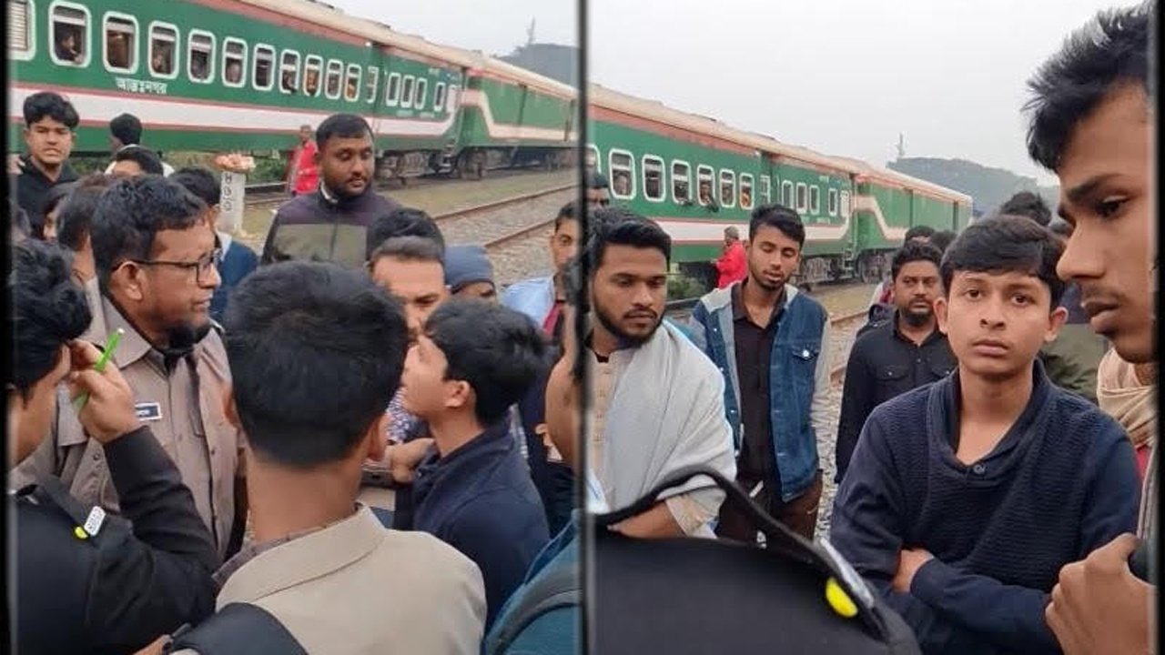 ঝিনাইদহে চলন্ত ট্রেনে পাথর নিক্ষেপ, ৩ যুবক আটক