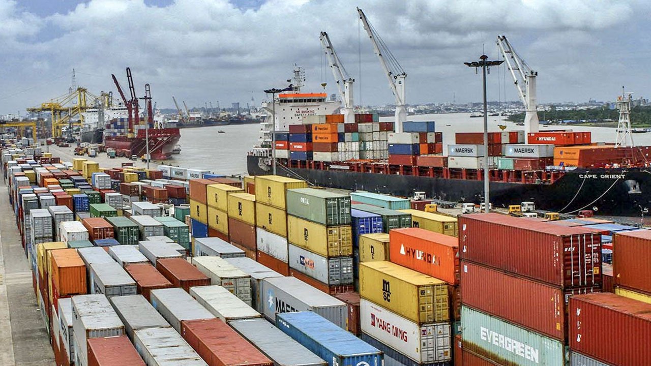 চট্টগ্রাম বন্দর নিয়ে ‘গোপন চুক্তি’ স্থগিতের দাবিতে ১০০ শিক্ষার্থীর চিঠি