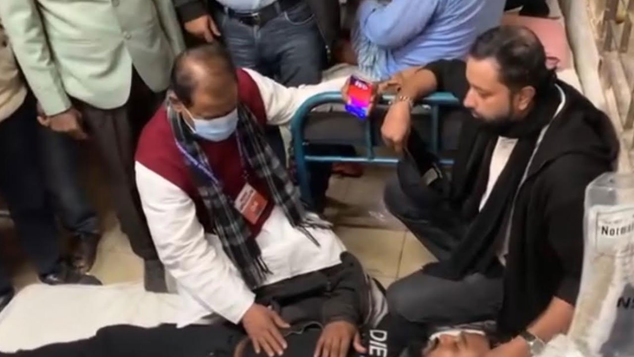 লক্ষ্মীপুরে জামায়াত-বিএনপির মারামারি, আহতদের দেখতে হাসপাতালে প্রার্থীরা