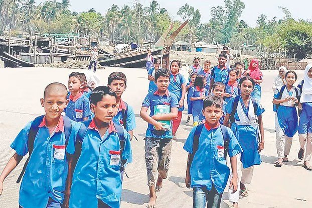 শিক্ষাপ্রতিষ্ঠানে টানা ৫ দিন ছুটি আসছে-.....বিস্তারিত কমেন্টে