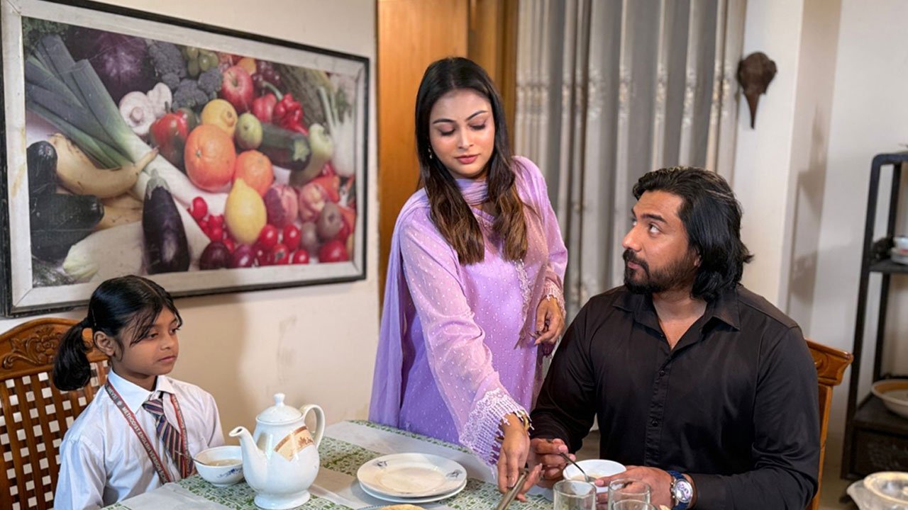 অফিসের টাকা খরচ করে এসি কেনে সরোয়ার, অতঃপর... অফিসের টাকা খরচ করে এসি কেনে সরোয়ার, অতঃপর...