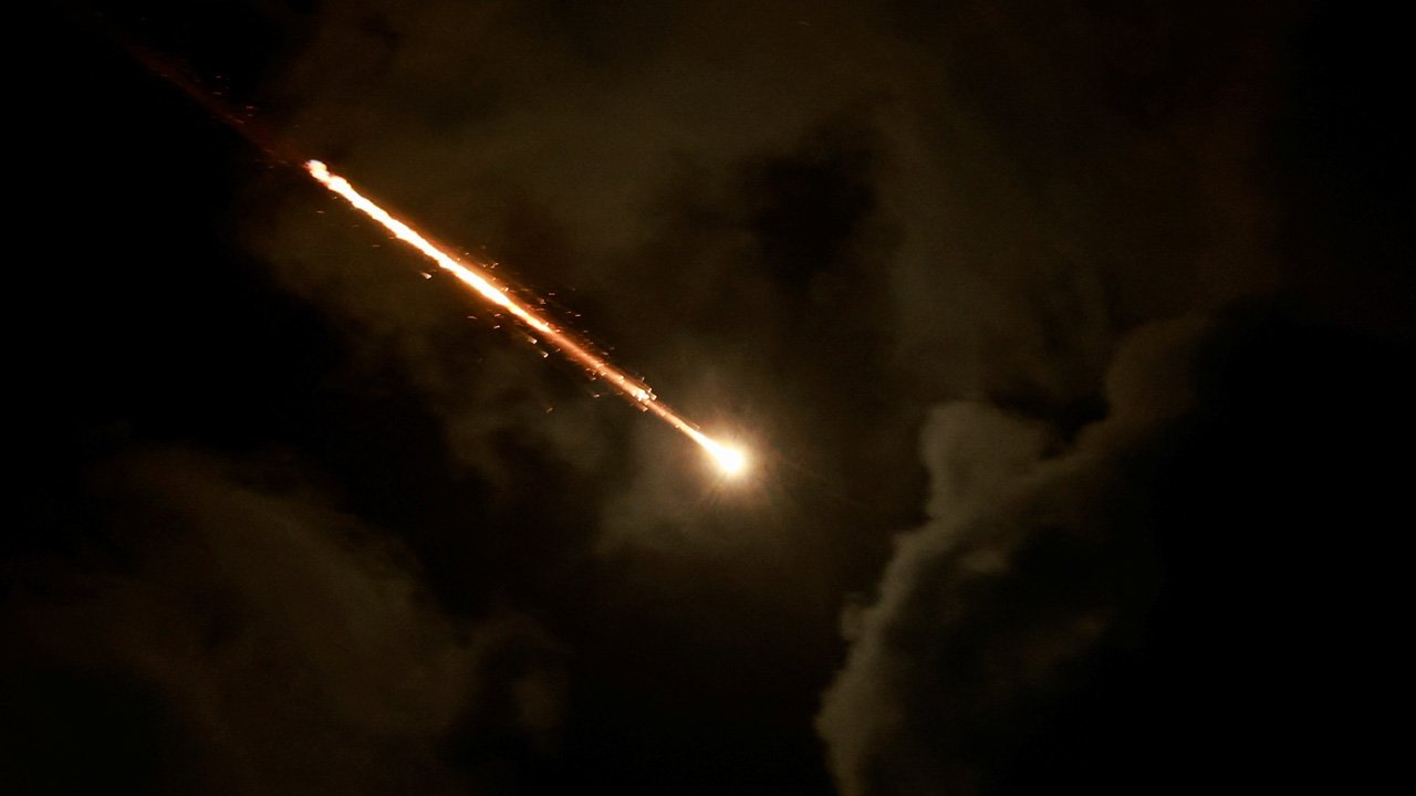 ইরান থেকে আবারও ইসরায়েলে মিসাইল নিক্ষেপ ইরান থেকে আবারও ইসরায়েলে মিসাইল নিক্ষেপ