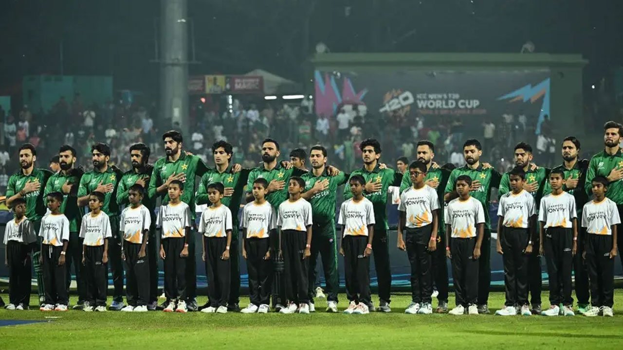 বন্দুকের মুখে বাধ্য করা হয়নি– খেলোয়াড়দের জরিমানা প্রসঙ্গে বললেন আমির