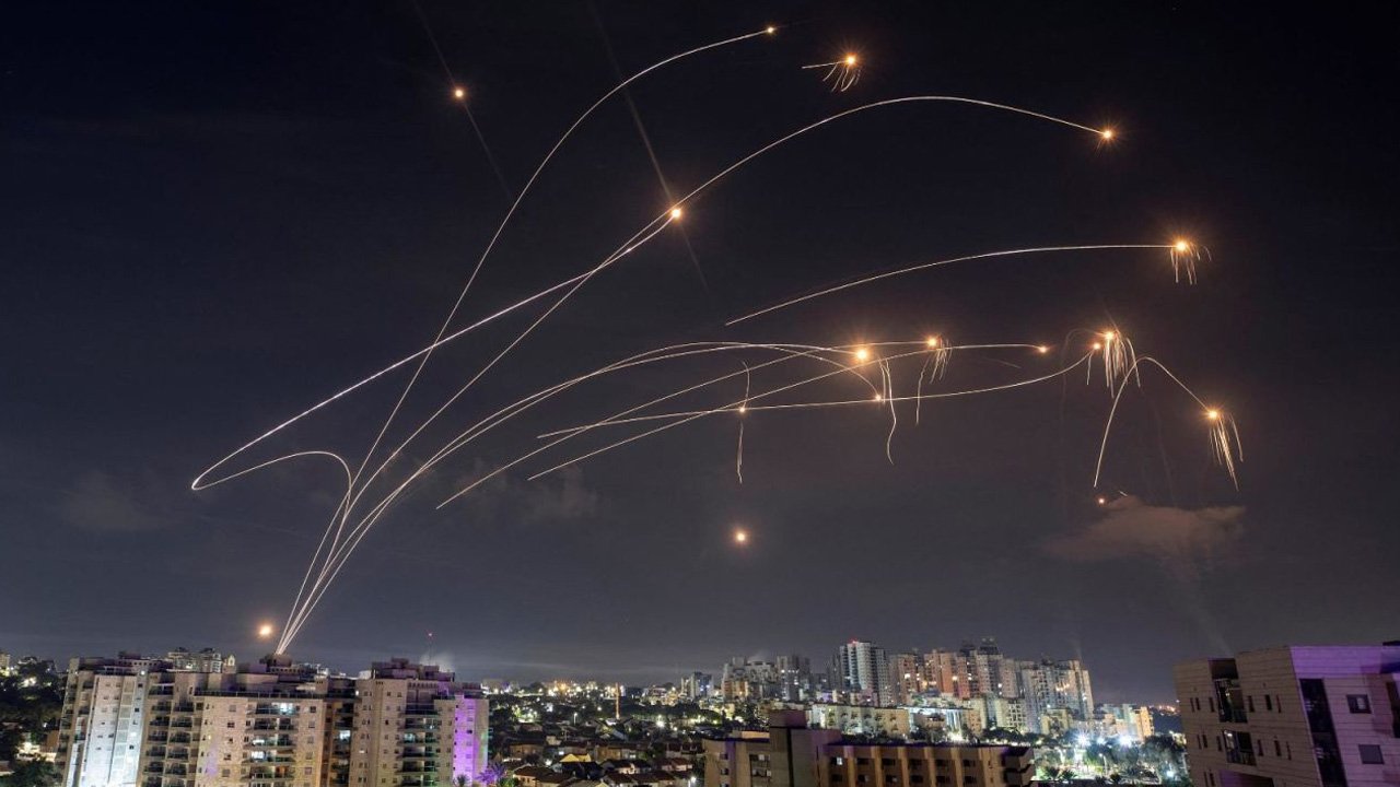 কয়েকদিনের মধ্যে ইরানের ব্যালিস্টিক মিসাইল শেষ হয়ে যাবে কয়েকদিনের মধ্যে ইরানের ব্যালিস্টিক মিসাইল শেষ হয়ে যাবে