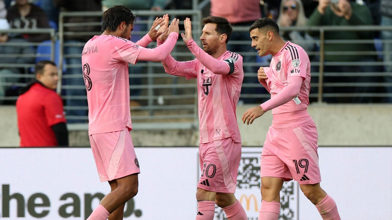 মায়ামিকে জিতিয়ে ৯০০তম গোলের আরও কাছে মেসি