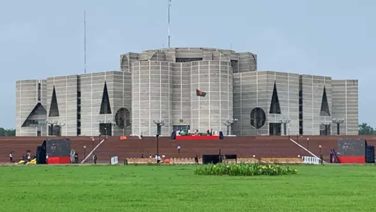 সংসদের প্রথম অধিবেশন : ভাগ্য নির্ধারণে বিশেষ কমিটিতে যাচ্ছে ১৩৩ অধ্যাদেশ