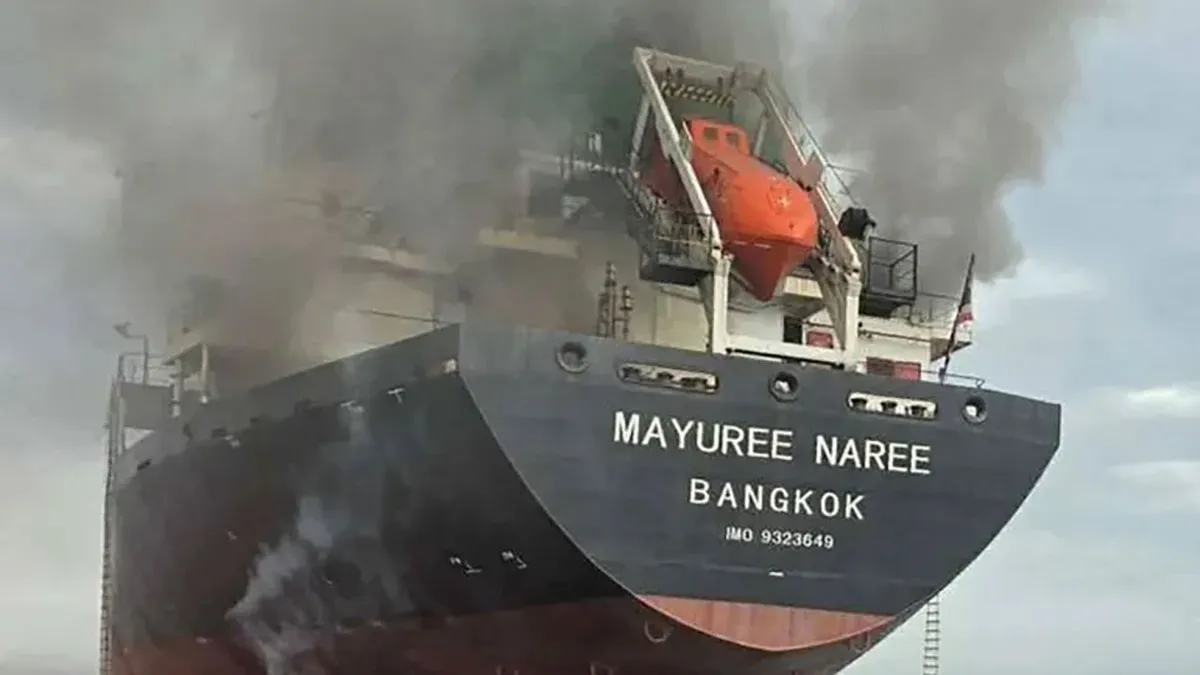 হরমুজ দখলে ট্রাম্পের ‘মিত্র জোট’ গঠনের ডাক, ফ্রান্সের সাফ না! হরমুজ দখলে ট্রাম্পের ‘মিত্র জোট’ গঠনের ডাক, ফ্রান্সের সাফ না!