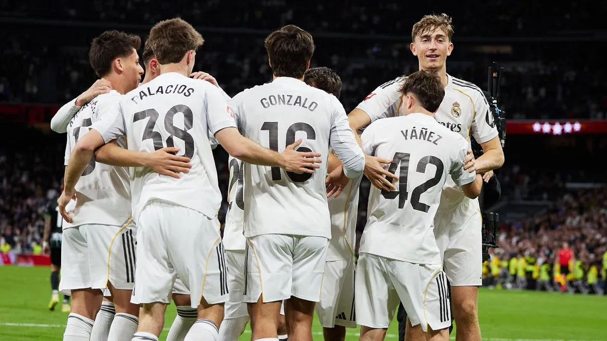 এলচেকে গুঁড়িয়ে বার্সেলোনার আরও কাছে রিয়াল এলচেকে গুঁড়িয়ে বার্সেলোনার আরও কাছে রিয়াল