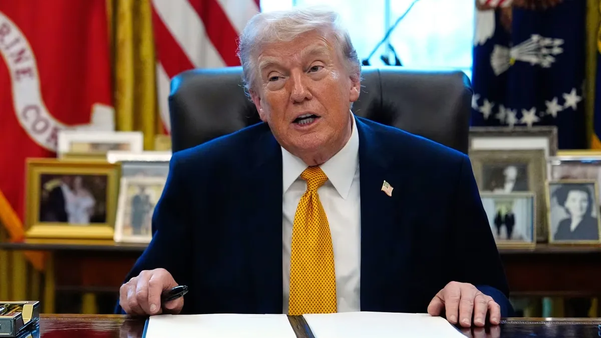 ইরানে হামলা করে তৃতীয় বিশ্বযুদ্ধ ঠেকানো গেছে ইরানে হামলা করে তৃতীয় বিশ্বযুদ্ধ ঠেকানো গেছে