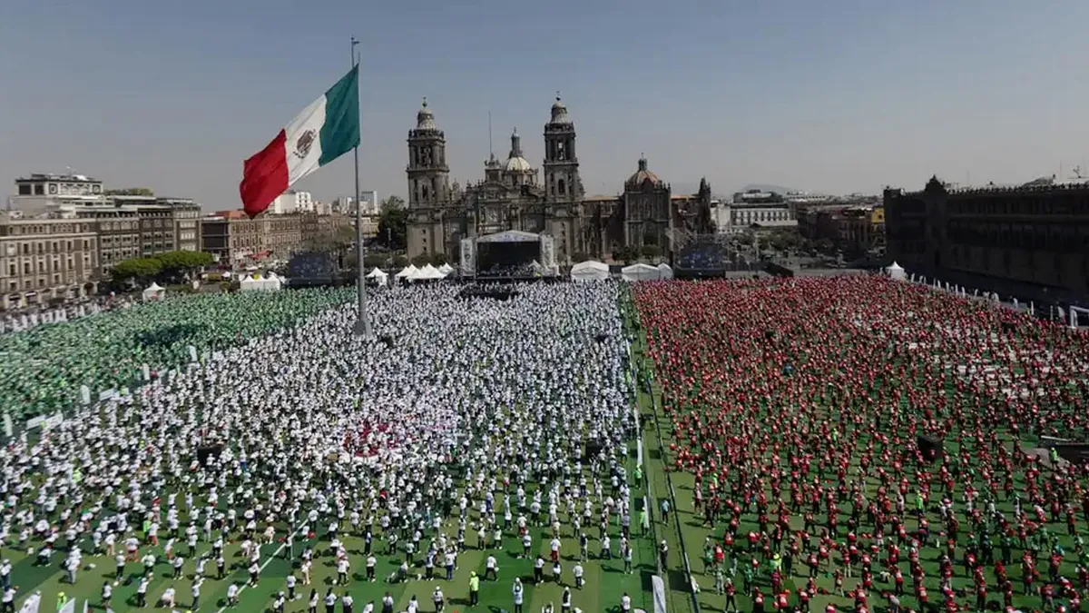 ফুটবল বিশ্বকাপ শুরুর আগেই গিনেস রেকর্ডবুকে মেক্সিকো