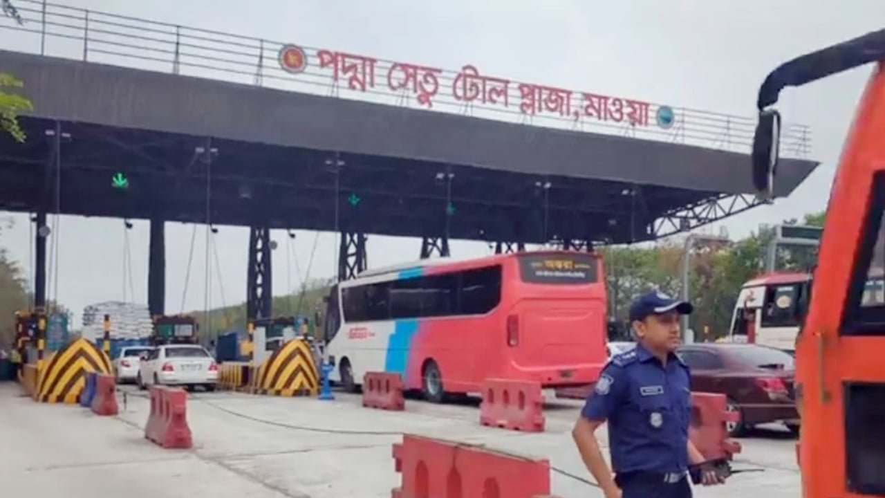 পদ্মা সেতু এলাকায় গাড়ির চাপ বাড়লেও নেই যানজট