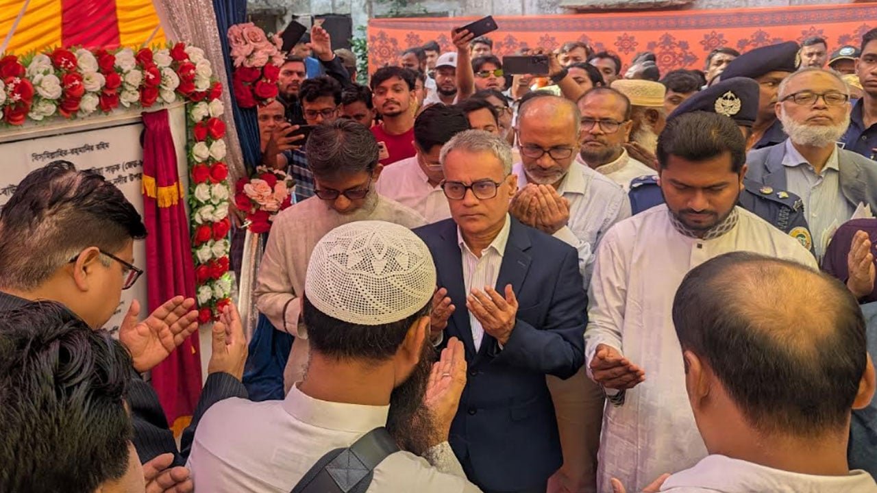 নদী পারাপারের ভোগান্তি ঘুচছে, রাবনাবাদে দৃশ্যমান হচ্ছে সেতু