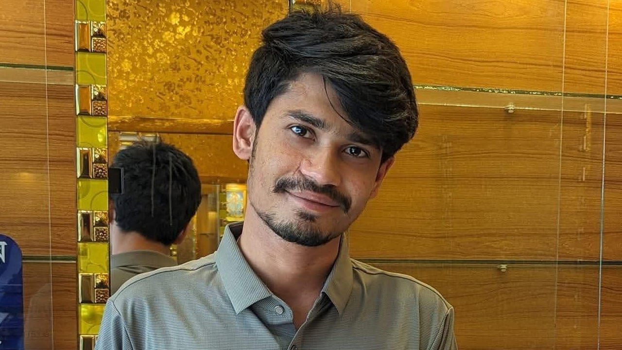 ঝড়ে ভেঙে পড়া গাছে ধাক্কা লেগে মোটরসাইকেল আরোহীর মৃত্যু