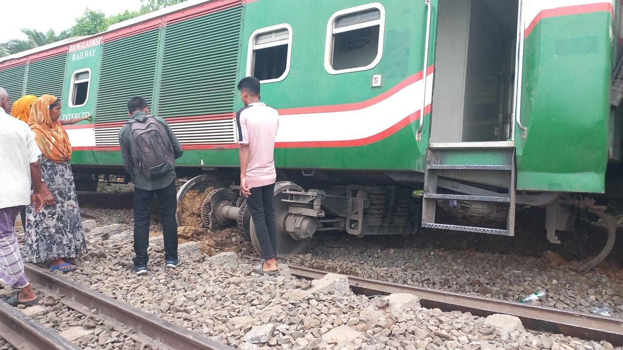 আড়াই বছরের শিশুকে হত্যার পর গাছে ঝুলিয়ে আত্মহত্যা হিসেবে প্রচার চাচির