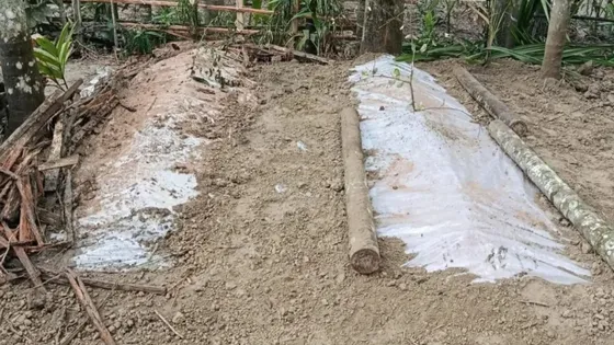 ছেলে সোহেলের কবরের পাশেই শায়িত হলেন বাবা মিরাজ ফকির