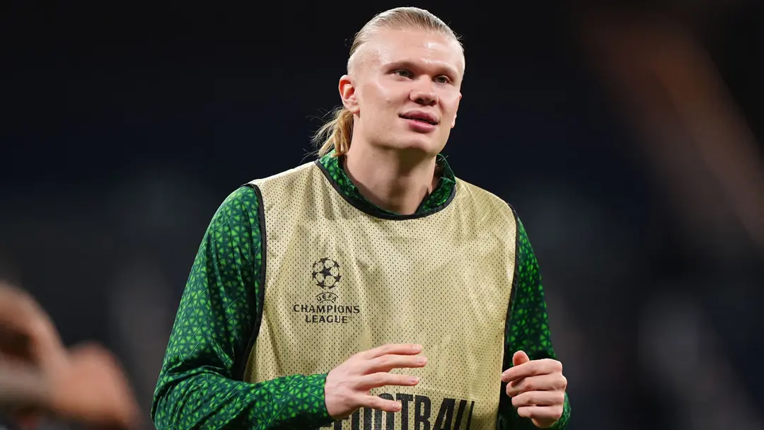 নিজ শহরে দেড় কোটি টাকার দুষ্প্রাপ্য বই উপহার হালান্ডের নিজ শহরে দেড় কোটি টাকার দুষ্প্রাপ্য বই উপহার হালান্ডের