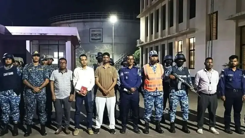 মোংলা ডিপো থেকে তেল সরবরাহ বন্ধ : ম্যানেজার বরখাস্ত, তদন্ত কমিটি গঠন মোংলা ডিপো থেকে তেল সরবরাহ বন্ধ : ম্যানেজার বরখাস্ত, তদন্ত কমিটি গঠন