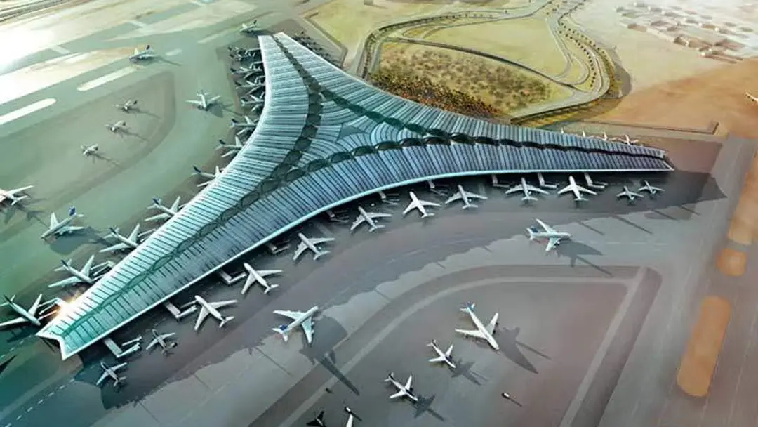 কুয়েতের আন্তর্জাতিক বিমানবন্দরে হামলার পর বিশাল আগুন কুয়েতের আন্তর্জাতিক বিমানবন্দরে হামলার পর বিশাল আগুন