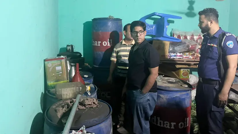 চাঁদপুরে ৩৫০ লিটার ডিজেল জব্দ,আটক ১ চাঁদপুরে ৩৫০ লিটার ডিজেল জব্দ,আটক ১