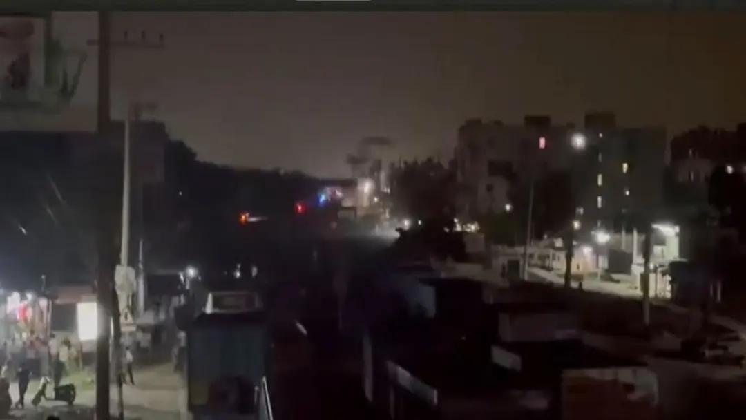 মহাসড়ক বন্ধ করে দুই গ্রামবাসীর মধ্যে সংঘর্ষ, ১০ কিমি যানজট