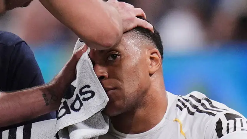 অনুশীলন করেননি এমবাপে, বায়ার্নের বিপক্ষে কি খেলবেন? অনুশীলন করেননি এমবাপে, বায়ার্নের বিপক্ষে কি খেলবেন?