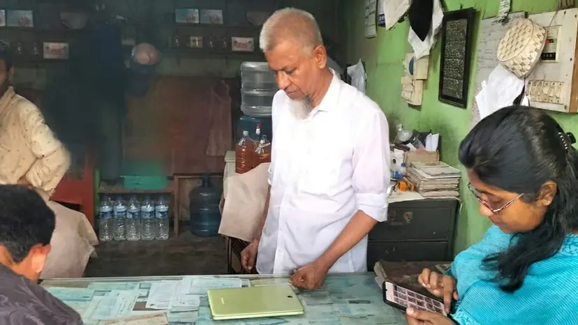 নোয়াখালীতে বেশি দামে অকটেন বিক্রি, ২০ হাজার টাকা জরিমানা