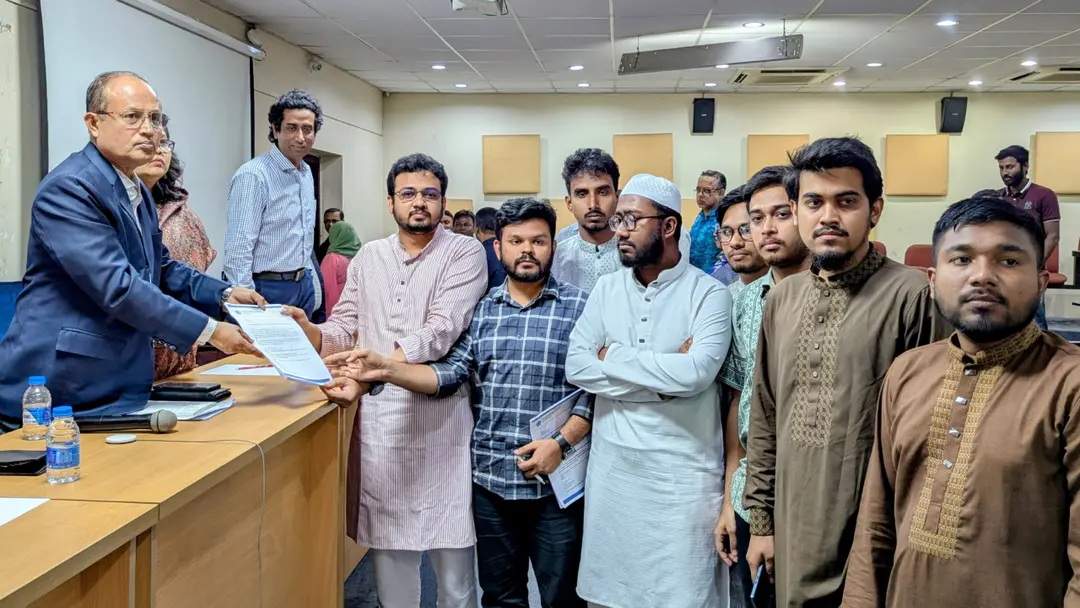 ডাকসু নেতা ও সাংবাদিকদের ওপর হামলা : অভিযুক্তদের তালিকা হস্তান্তর