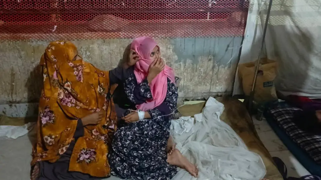 বরিশালে ক্লাস চলাকালে বজ্রপাতের বিকট শব্দে ১৫ শিক্ষার্থী অসুস্থ