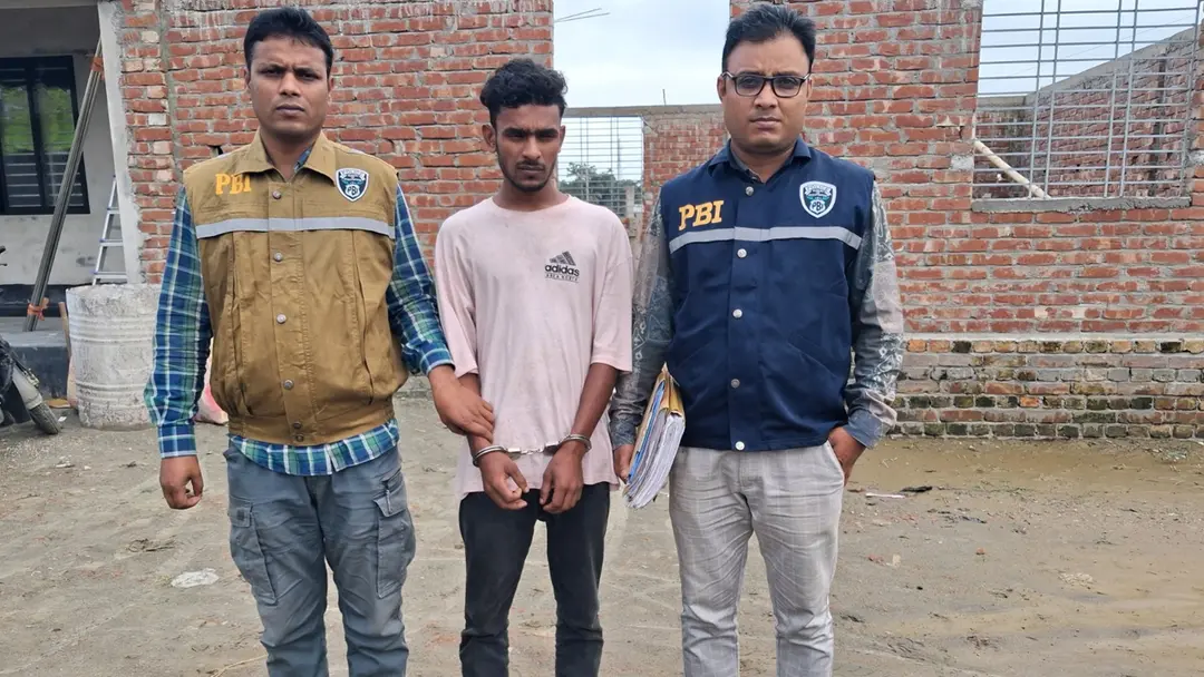 ৫০০ টাকার জন্য বৃদ্ধাকে হত্যা, মরদেহ মিলে খড়ের নিচে